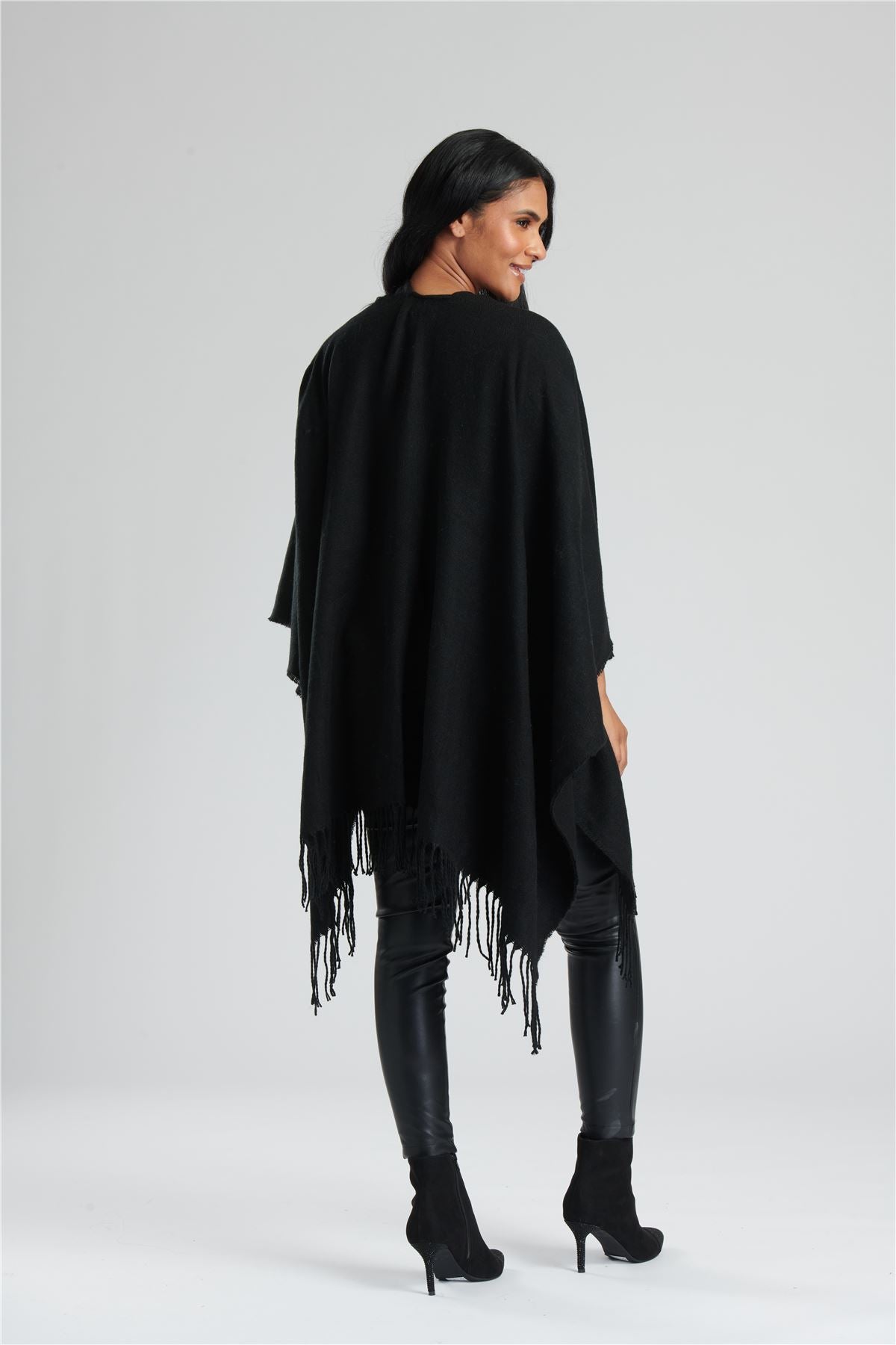 South Beach Womens Knitted Fringe Poncho